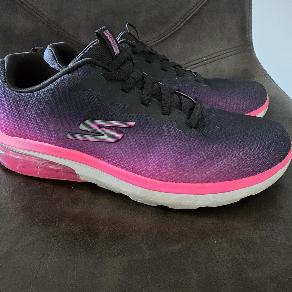 Skechers Women's Black and Pink Athletic Shoes
